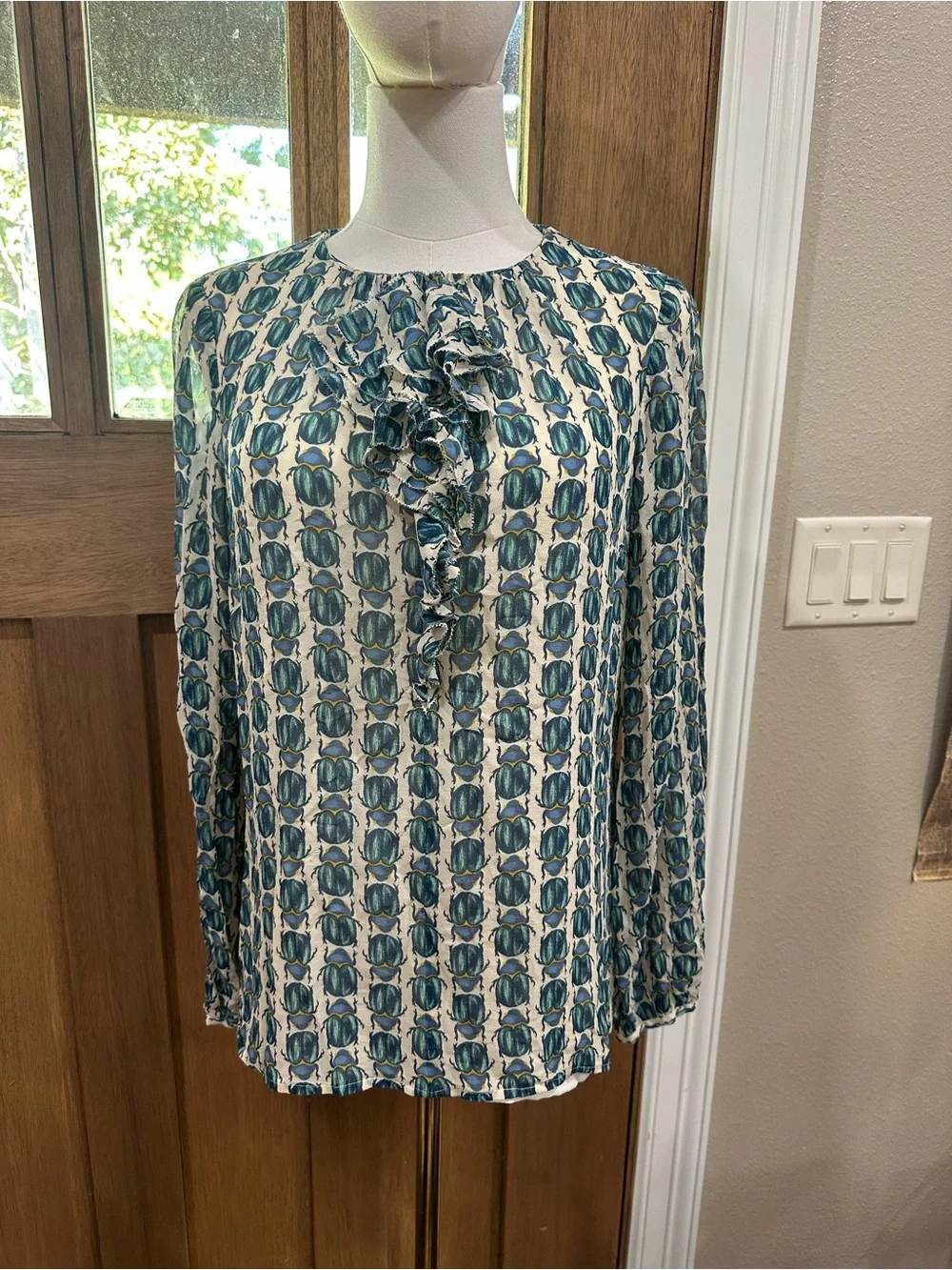 Tory Burch Kerry Scarab Beetle Print Silk Blouse Size 8 As Seen on TV